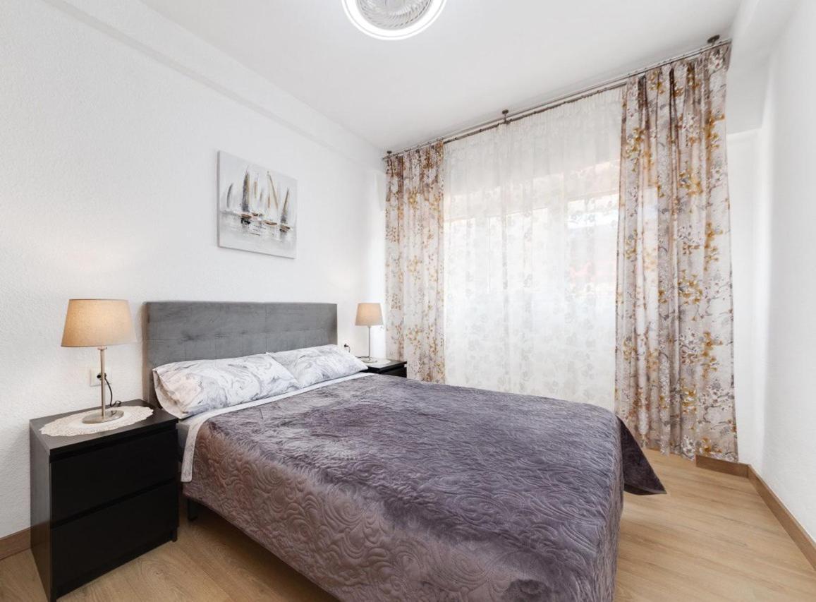 Comfortable Apartment With Wi-Fi Аликанте Екстериор снимка