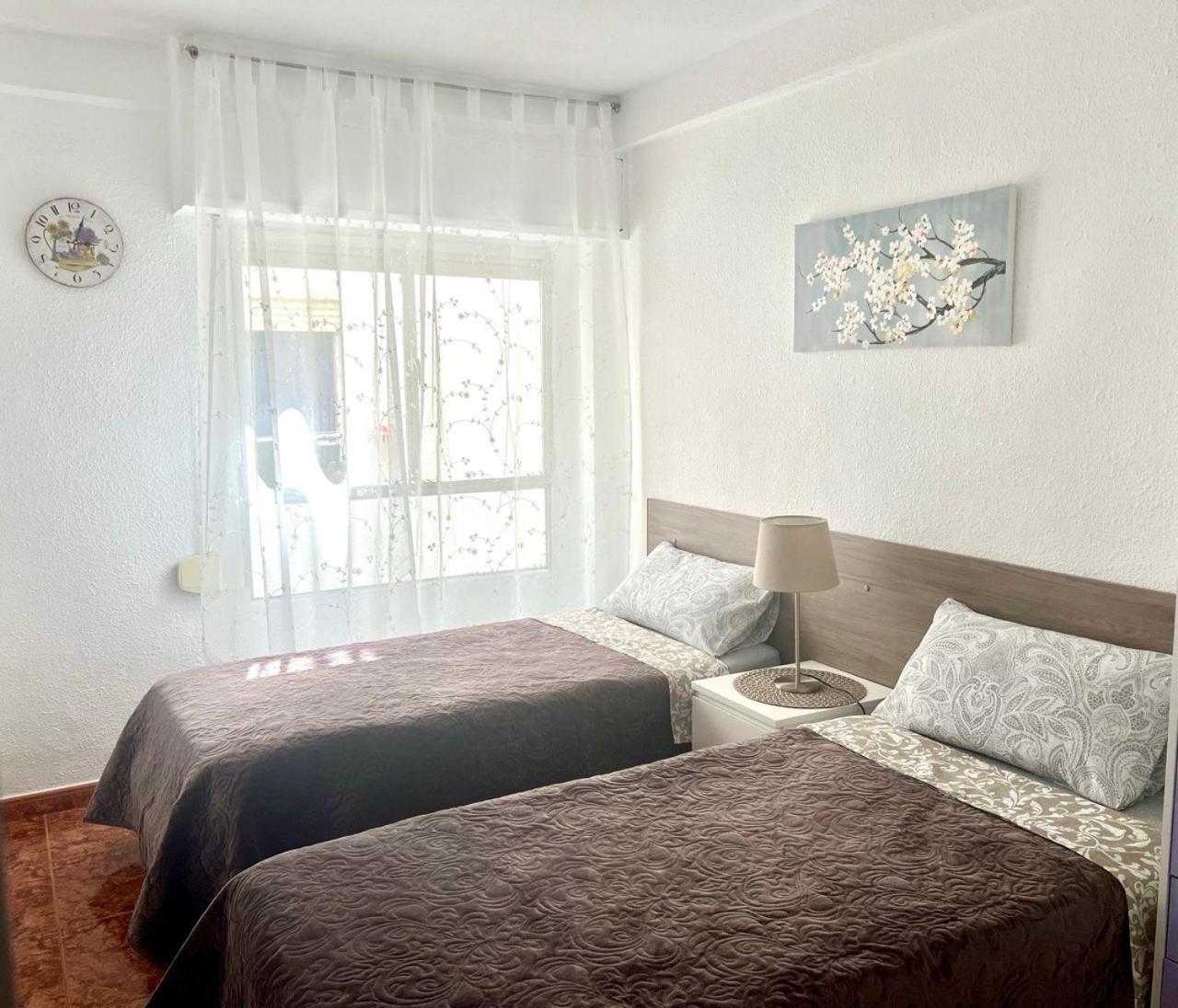 Comfortable Apartment With Wi-Fi Аликанте Екстериор снимка